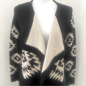 Lulumari Pencil Sweater Poncho Aztec Print Open Front Size S/M 100% Acrylic